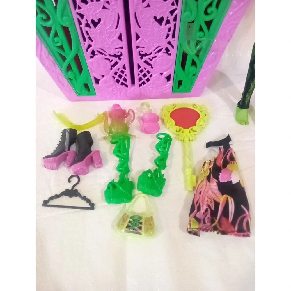 Monster High Venus Flytrap Doll And Accessories 2022